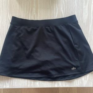 NWOT Alo Airless Timeless Mini Skirt